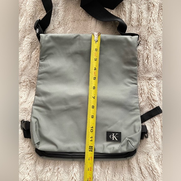 Calvin Klein laptop bag - Picture 7 of 8